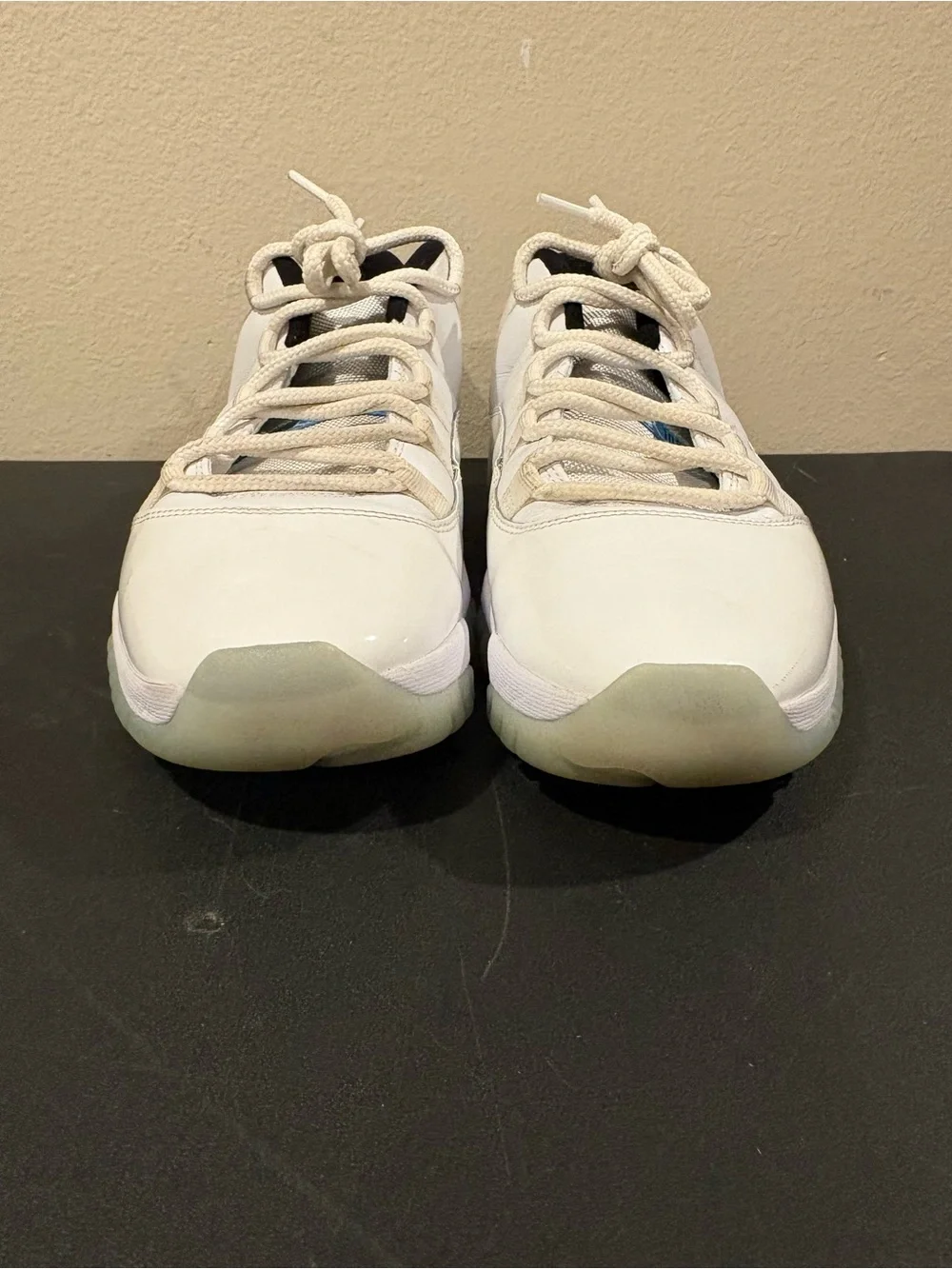 Nike Air Jordan 11 Retro Low Legend Blue Size 11 AV2187-117 White legend blue